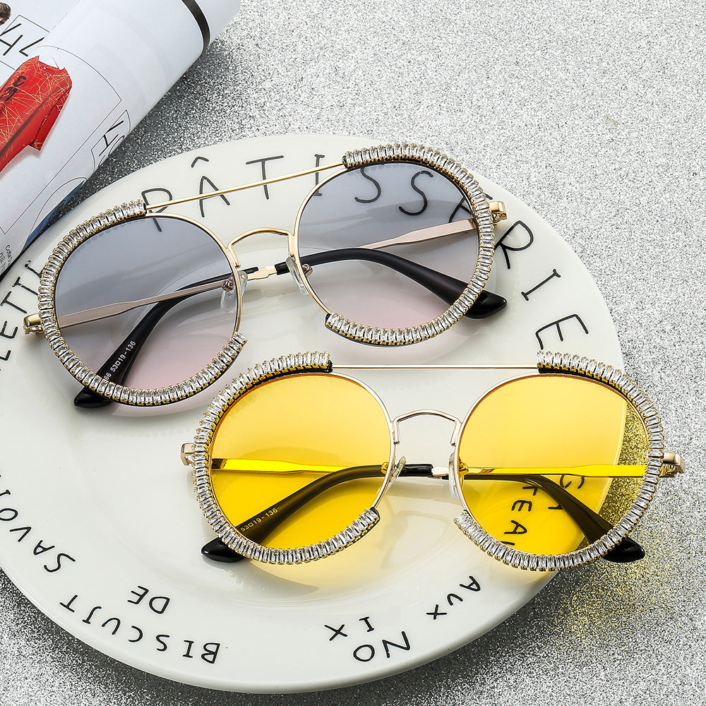 Ladies sunglasses with glamorous rim and innovative design Stornfield