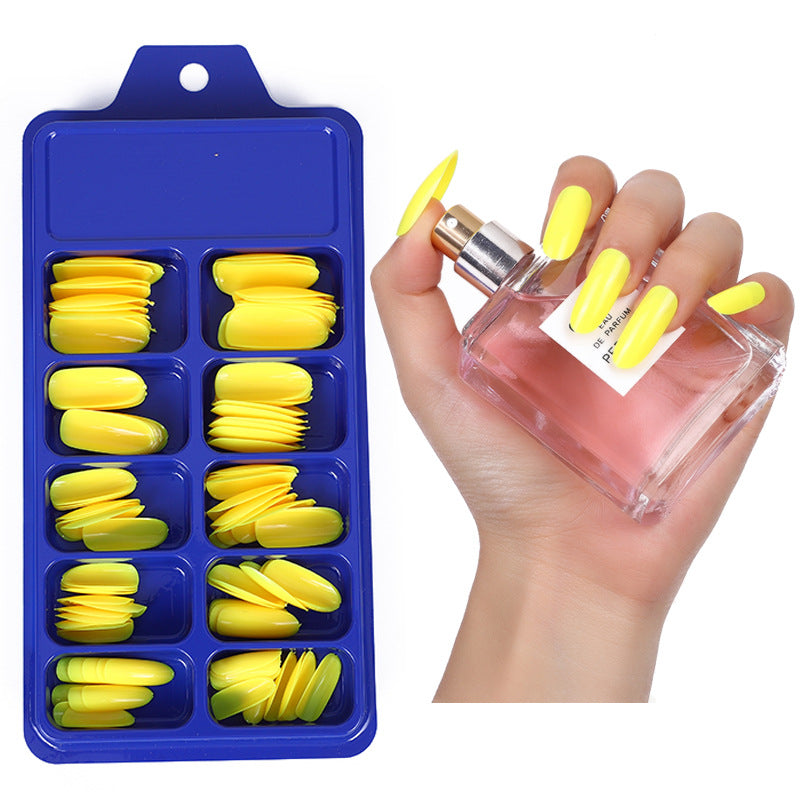 Artificial nails in elegant stiletto style Stornfield