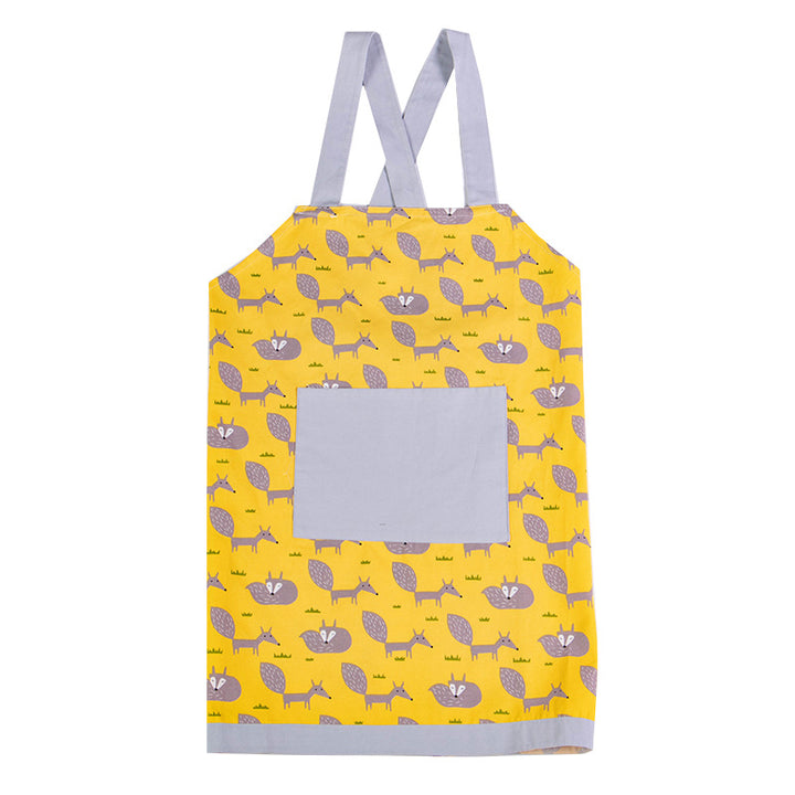 Kitchen apron with patch pocket and adjustable straps