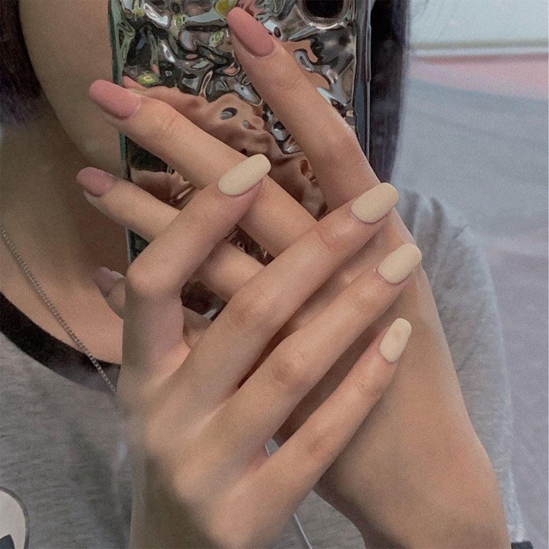 Artful nail extensions with an elegant leaf pattern Stornfield