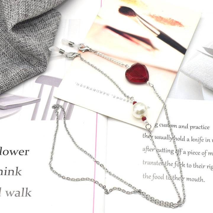 Elegant Heart-Shaped Pendant Eyewear Chain Stornfield