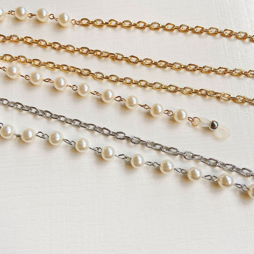 Fashionable glasses frame with pearl chain Stornfield