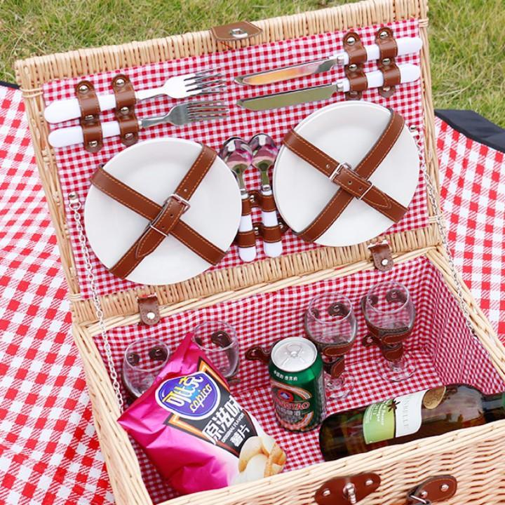 Women's picnic basket with extensive dish set and high-quality carrying strap Stornfield