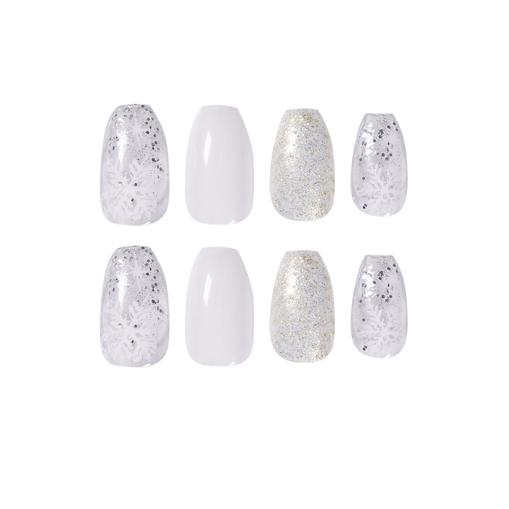 Glamorous nail art with winter motif Stornfield