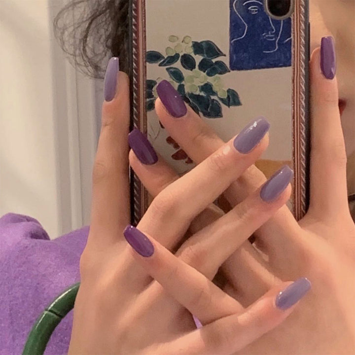 Artful nail extensions with an elegant leaf pattern Stornfield