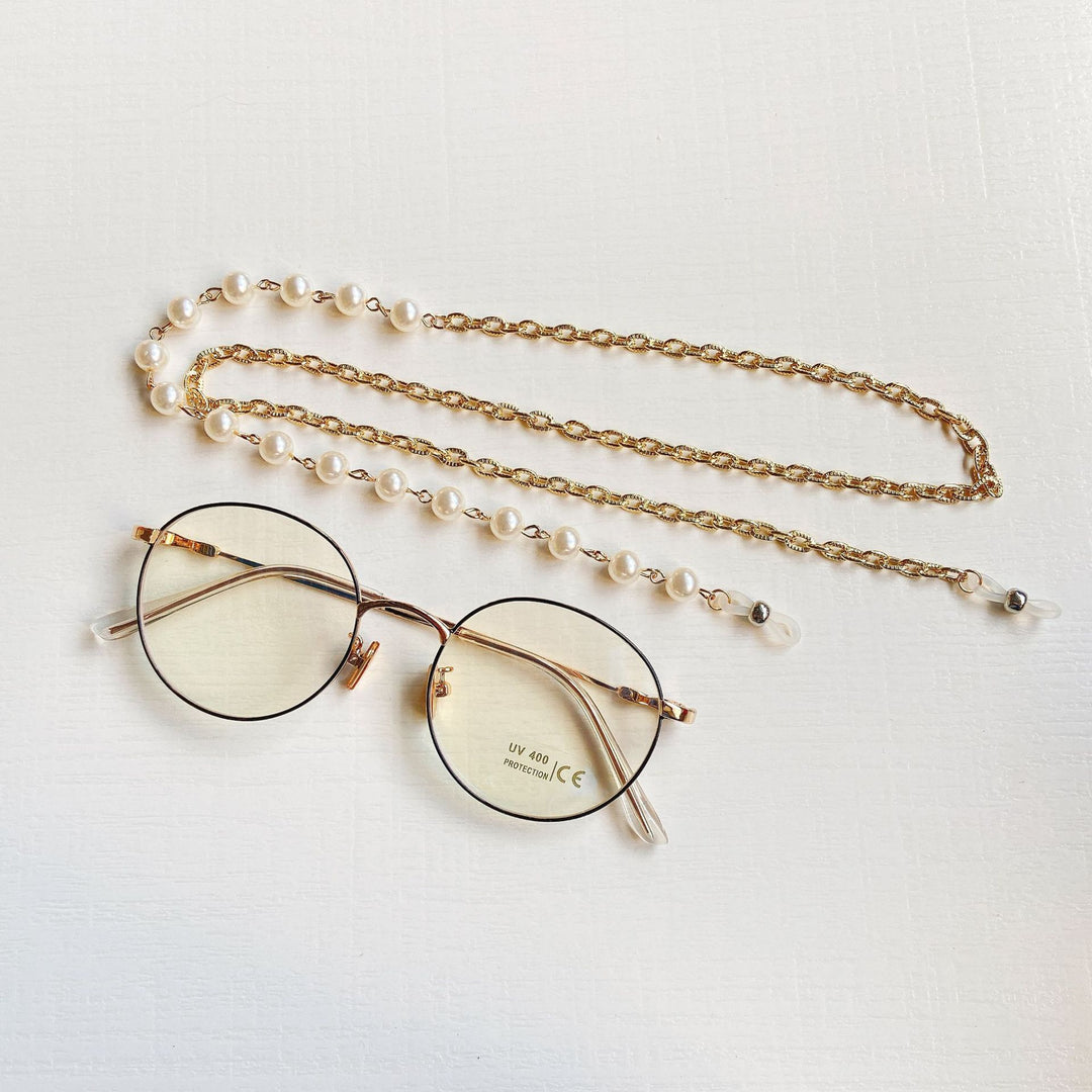 Fashionable glasses frame with pearl chain Stornfield