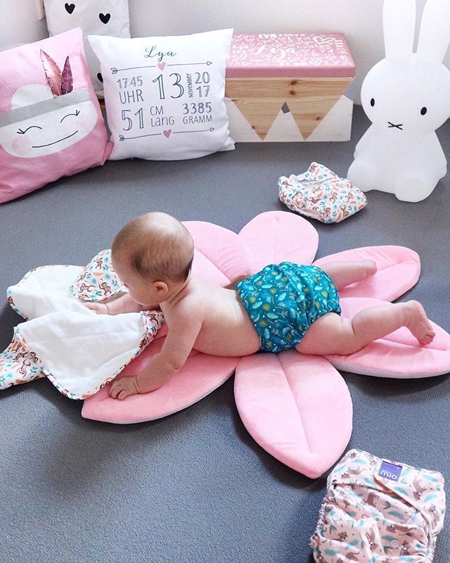 Plush Flower Petal Baby Play Mat for Tummy Time and Nursery Floor Cushion