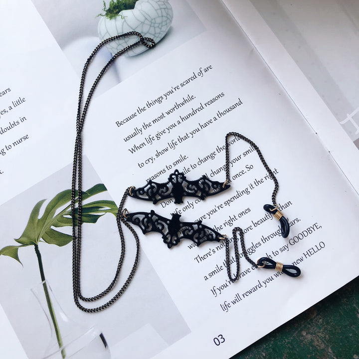 Playful Charm Eyewear Chain Stornfield