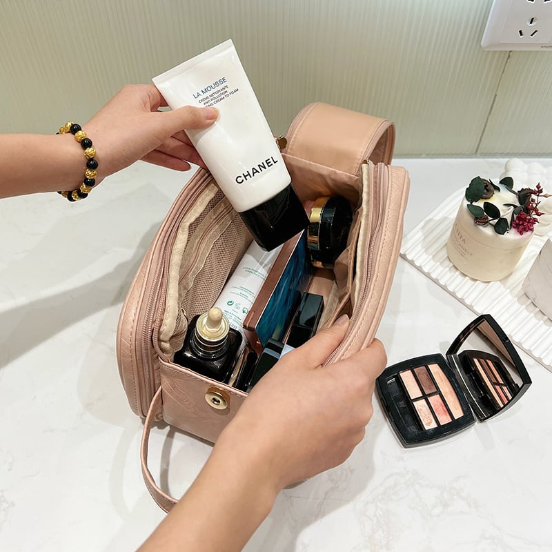 Portable cosmetics bag with large capacity | Stornfield