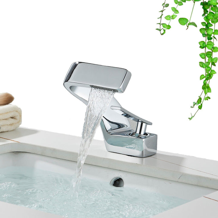 AquaArc Stornfield Modern Kitchen Faucet