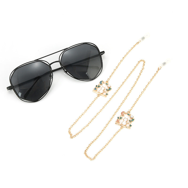 Fashionable Chain Eyewear Holder Stornfield