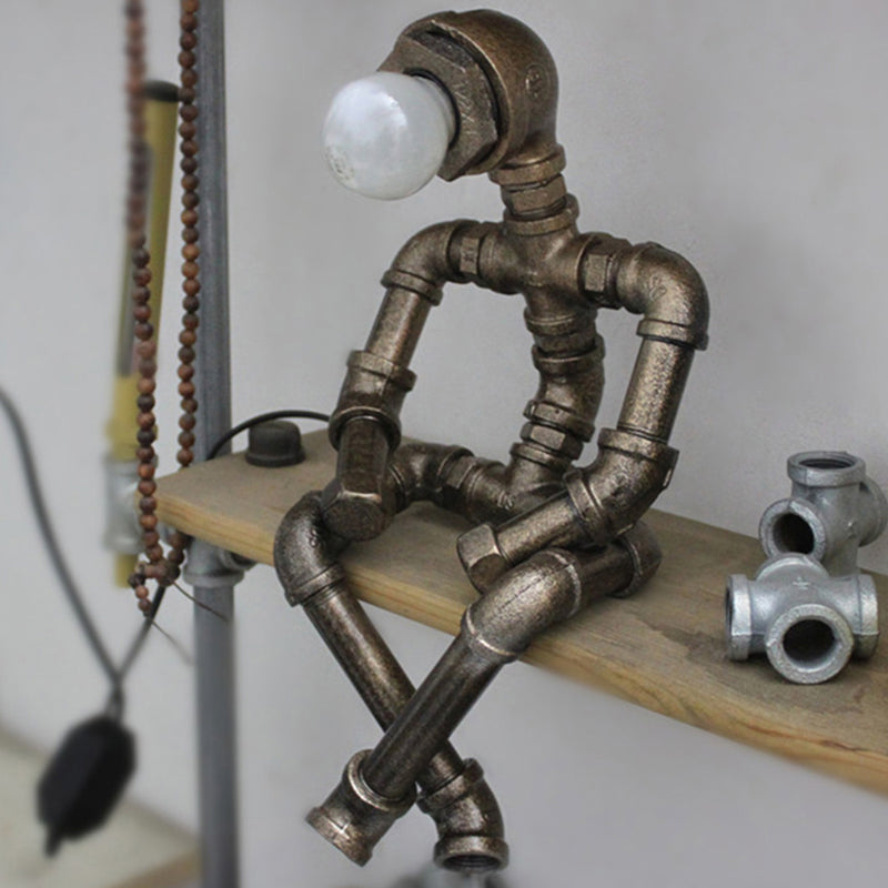 Stornfield | RoboShine – Robust Iron Robot Lamp