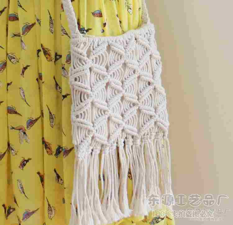 Hand-knotted macrame bag with fringes Stornfield