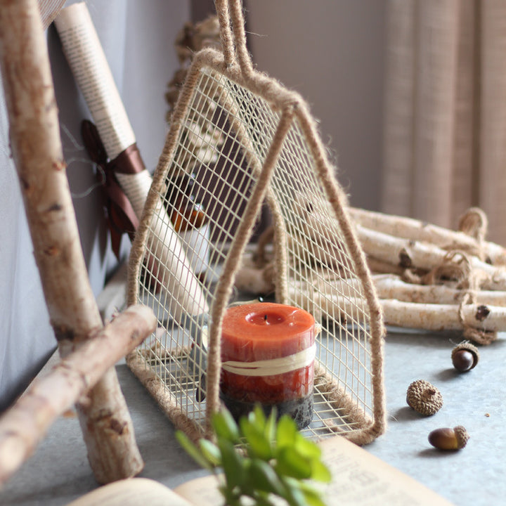 Decorative plant holder made of wire and natural fiber Stornfield