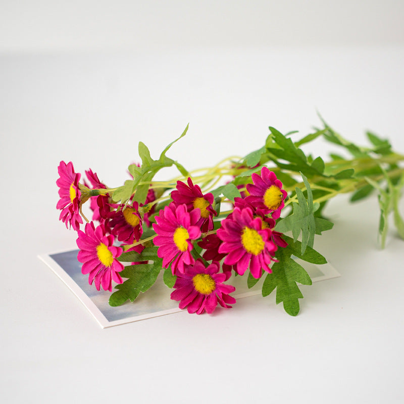 Lifelike Daisy Floral Stem
