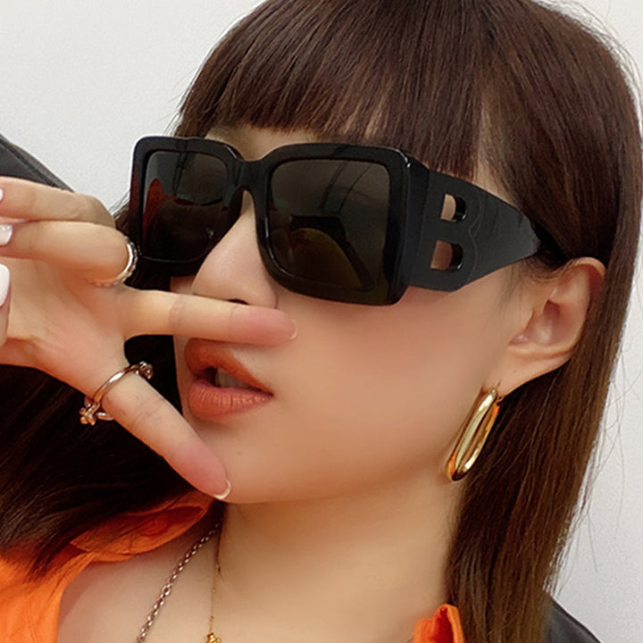 Ladies fashionable sunglasses in trendy leopard design Stornfield