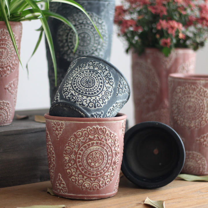Elegant flower vase made of ceramic Stornfield