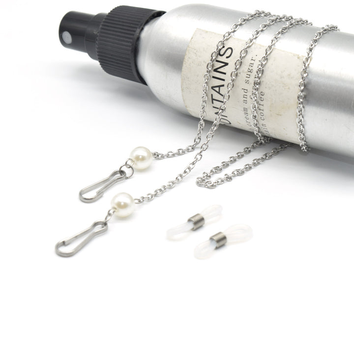Elegant Pearl-Embellished Eyewear Chain Stornfield