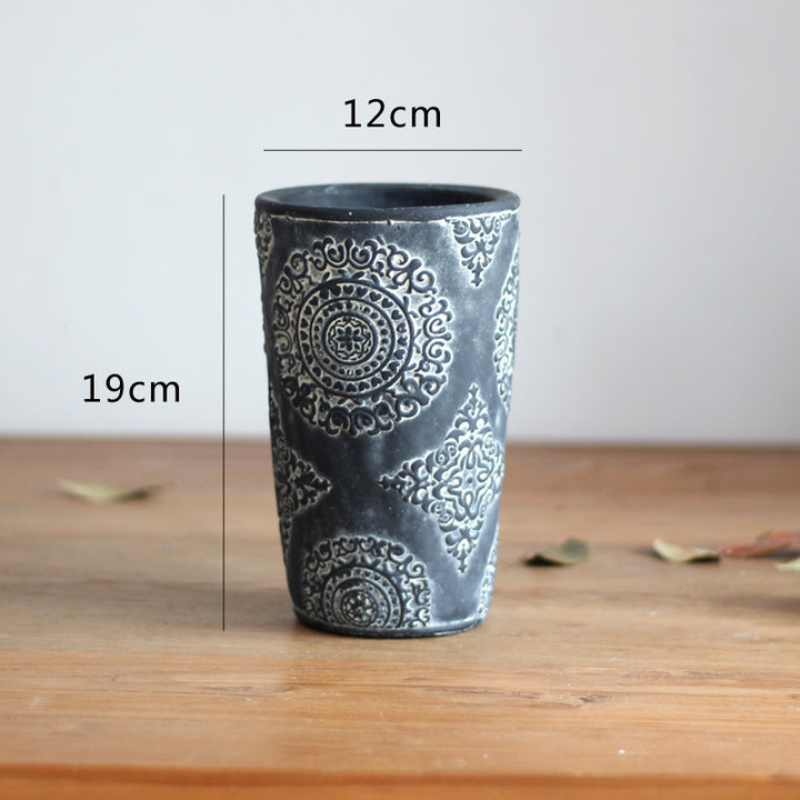 Elegant flower vase made of ceramic Stornfield
