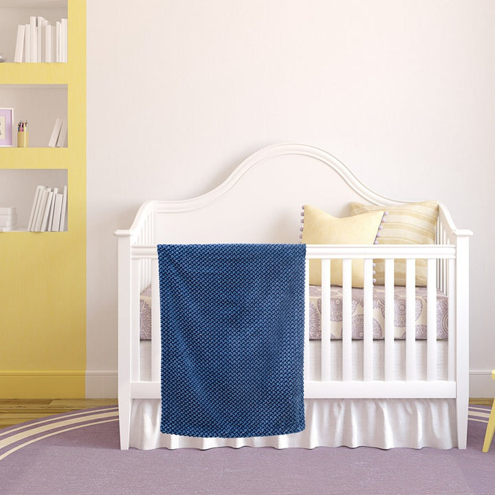 Women Cozy Reversible Blanket with Cable Pattern Stornfield
