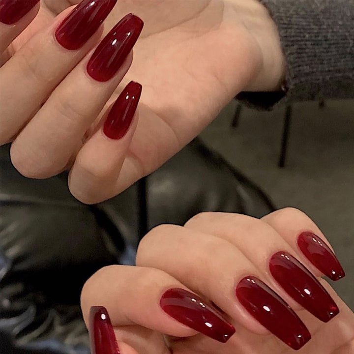 Artful acrylic nails with an elegant high-gloss finish Stornfield