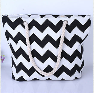 Large shopping bag with modern zigzag design Stornfield