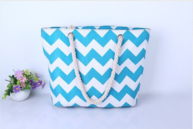 Large shopping bag with modern zigzag design Stornfield