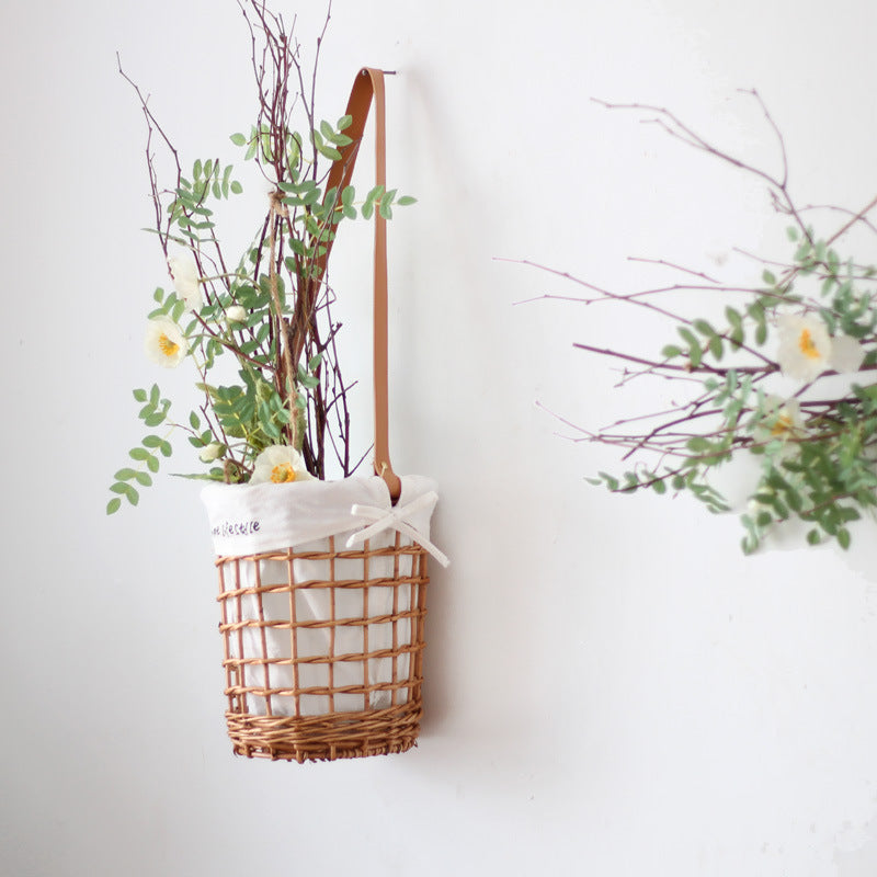 Practical basket with carrying strap Stornfield