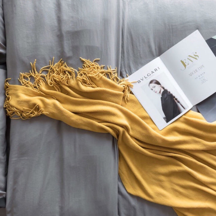 Cozy Stylish Throw Blanket