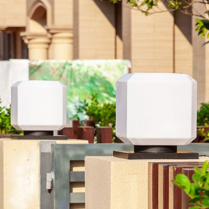 Elegant solar-powered acrylic outdoor lamp for the garden | Stornfield