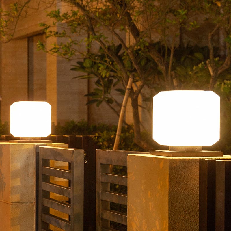 Elegant solar-powered acrylic outdoor lamp for the garden | Stornfield