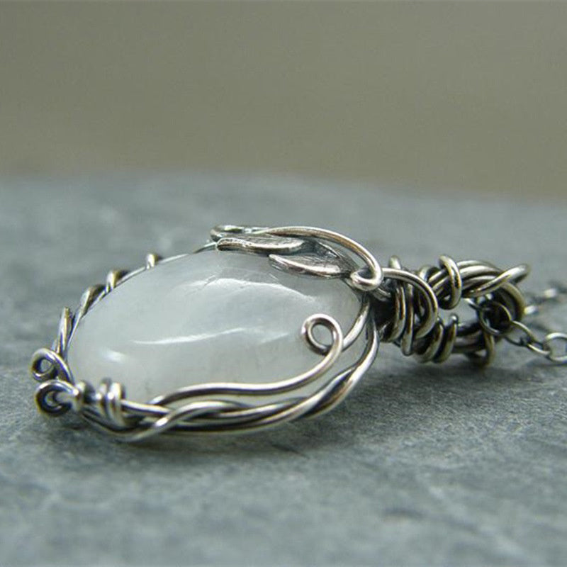 Stornfield | Retro Moonstone Necklace - Selene