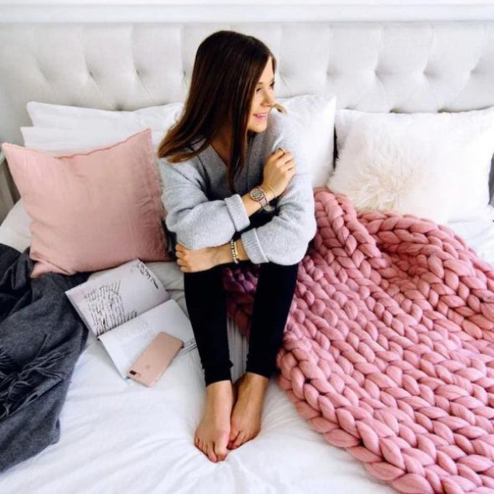 Knitted blanket Create warmth and comfort | Stornfield