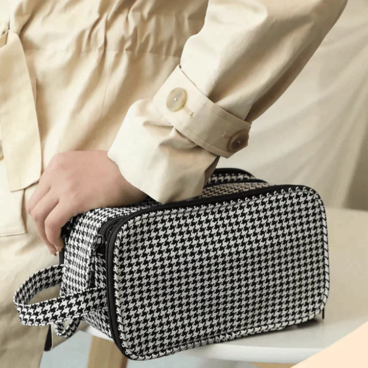 Portable cosmetics bag with large capacity | Stornfield
