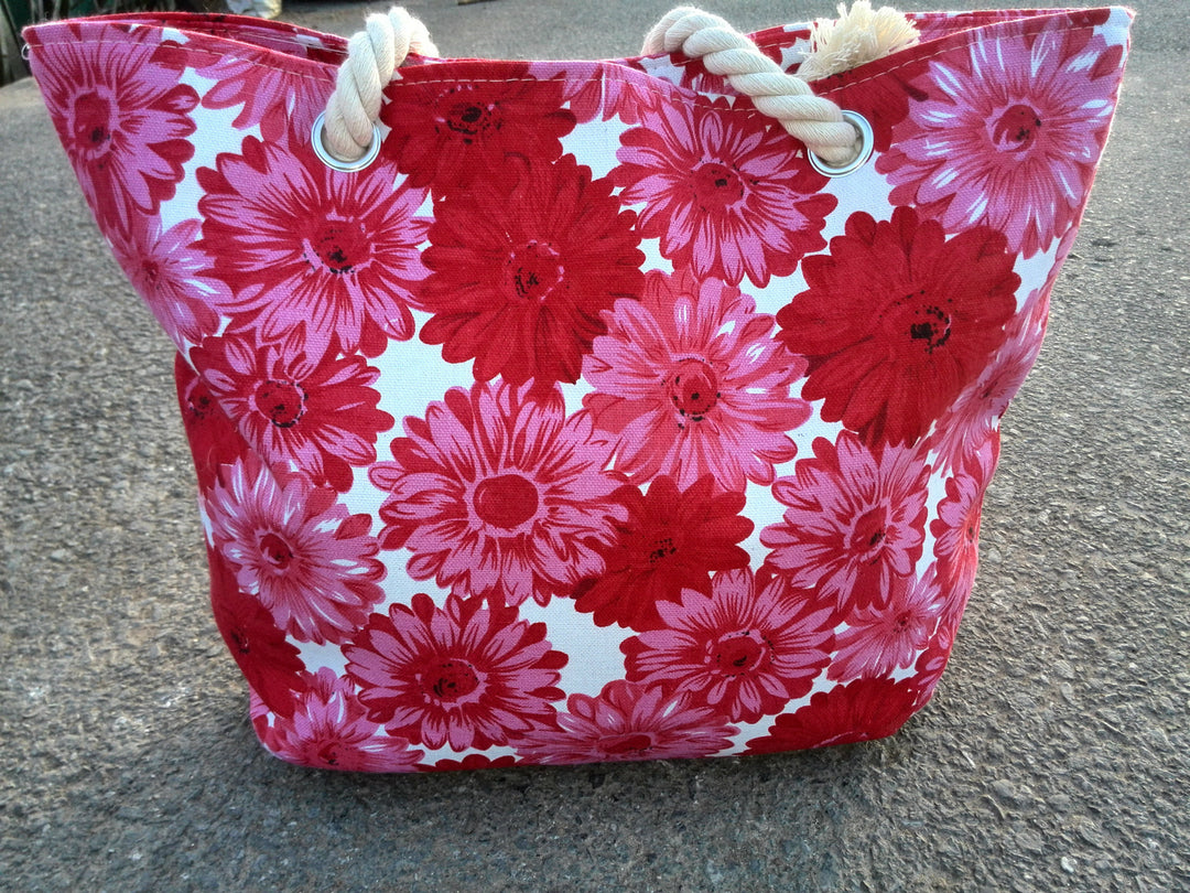 Beach bag with floral motifs and sturdy rope handles Stornfield