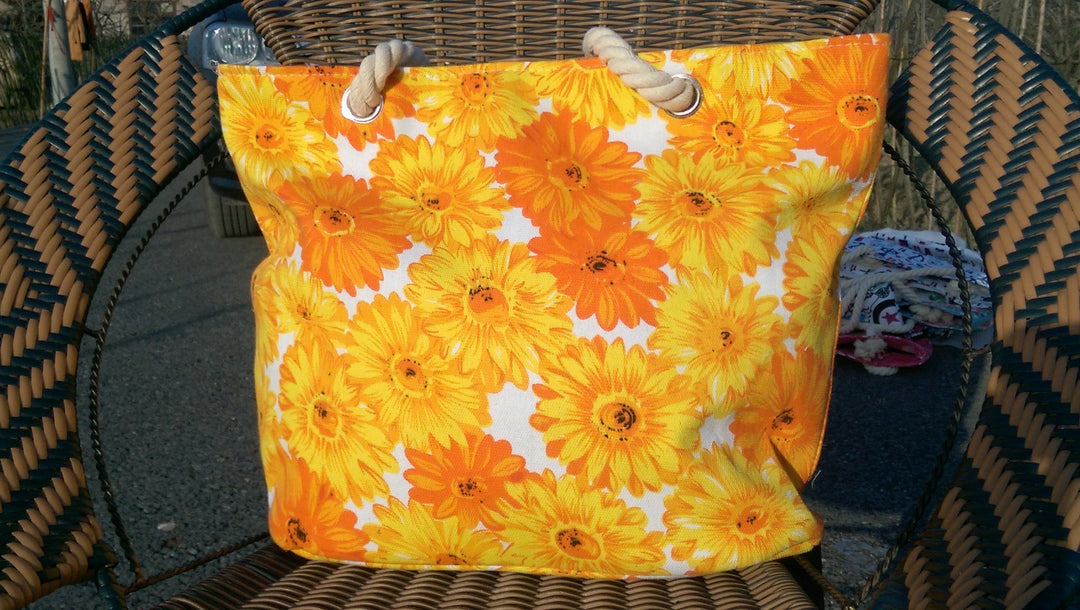 Colorful beach bag with sturdy ropes Stornfield