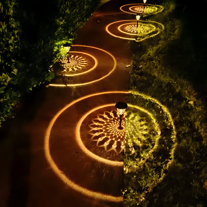SunSphere Light - High-quality 4-piece solar garden lights | Stornfield