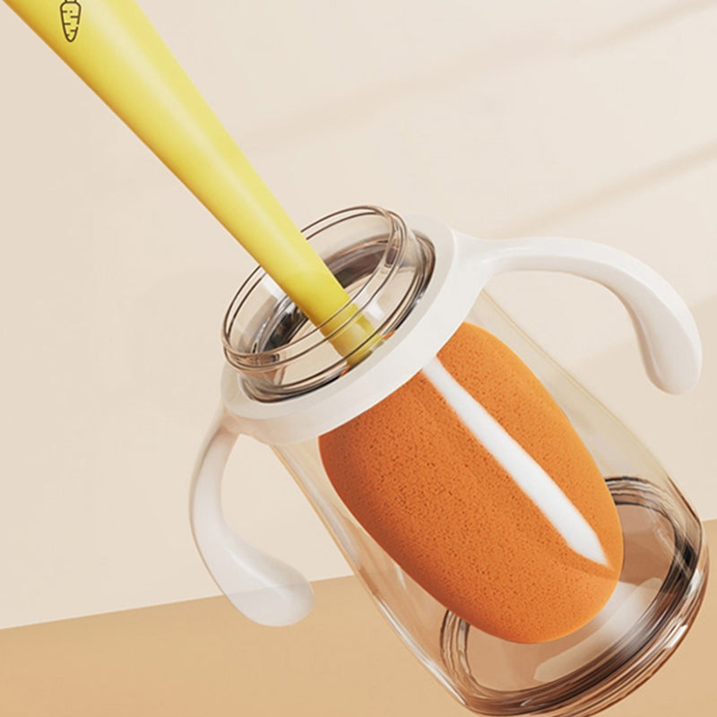 Multifunctional cleaning brush in carrot shape | Stornfield