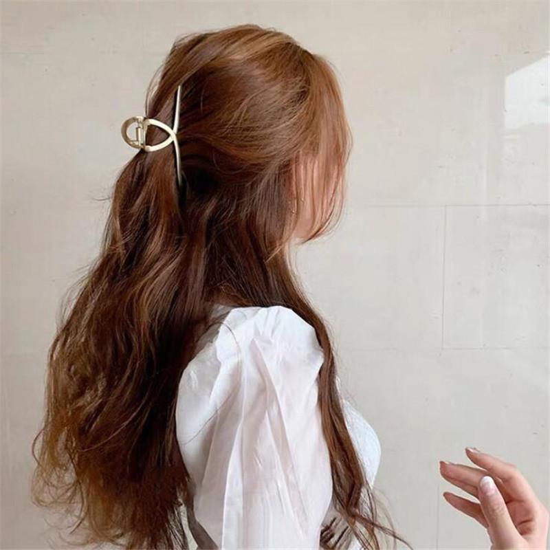 Metal Hairpin Simple Hairstyle | Stornfield