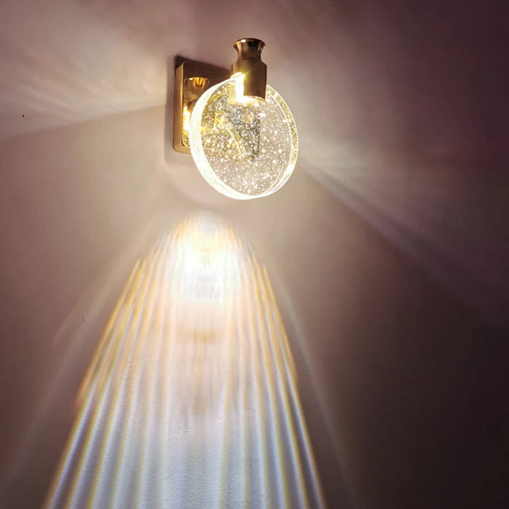 Elegant wall lamp for demanding lighting | Stornfield