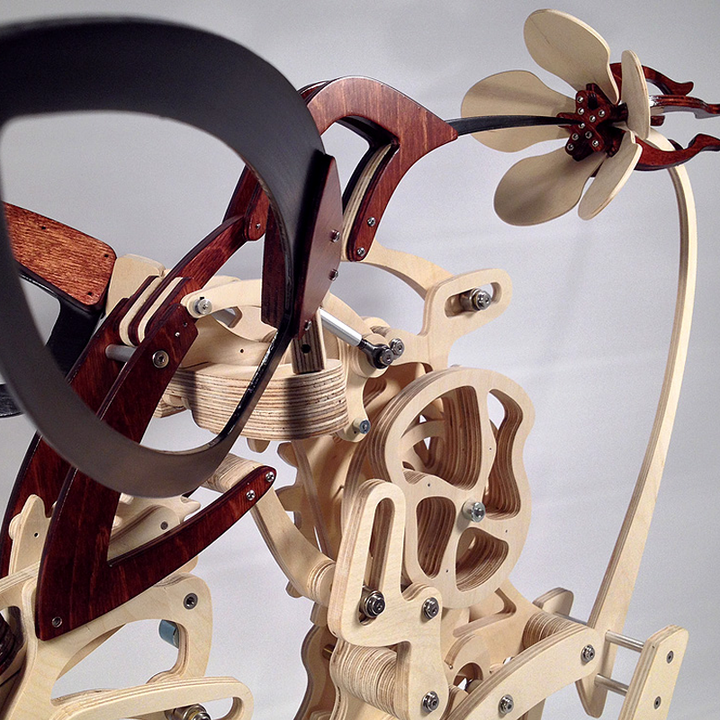 Kinetic Hummingbird Sculpture made of Wood | Stornfield
