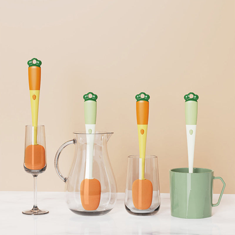 Multifunctional cleaning brush in carrot shape | Stornfield