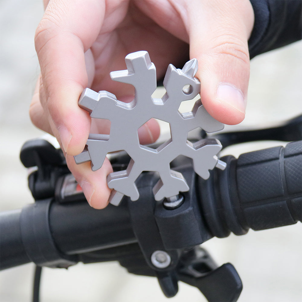 18-in-1 Snowflake Multi-tool Gift Set | Stornfield