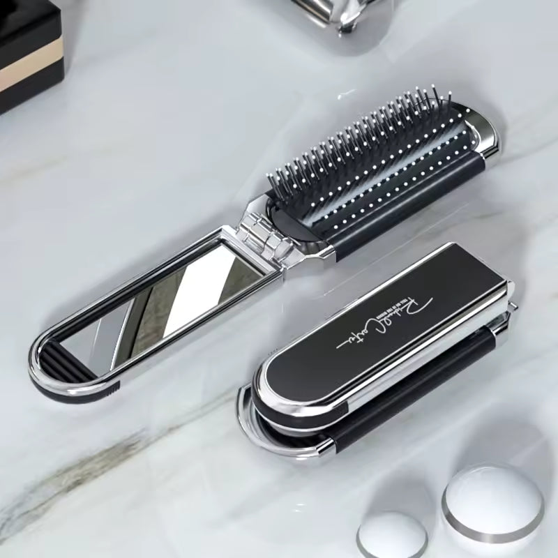 Compact hairbrush with integrated mirror | Stornfield