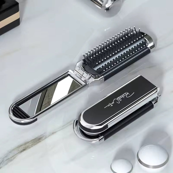 Compact hairbrush with integrated mirror | Stornfield