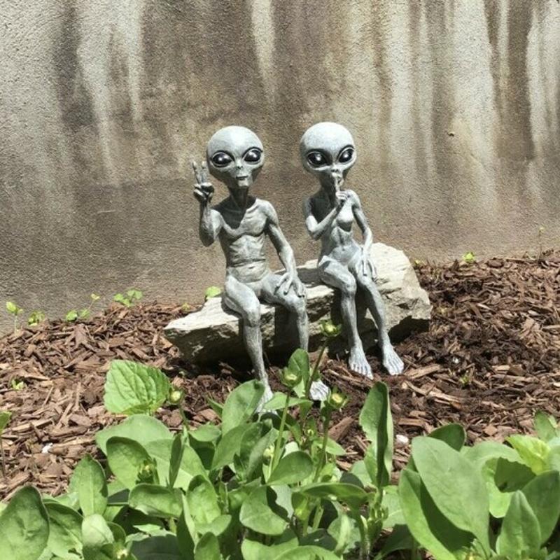 Alien Garden Statue | Stornfield