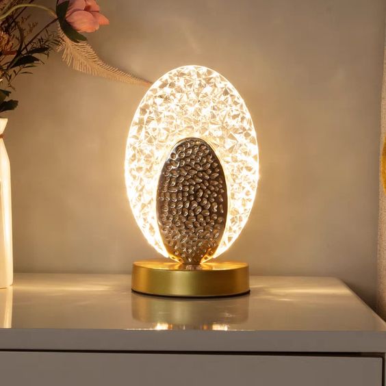 Stornfield | Modern and Luxurious Peacock Table Lamp - CrystalGlow