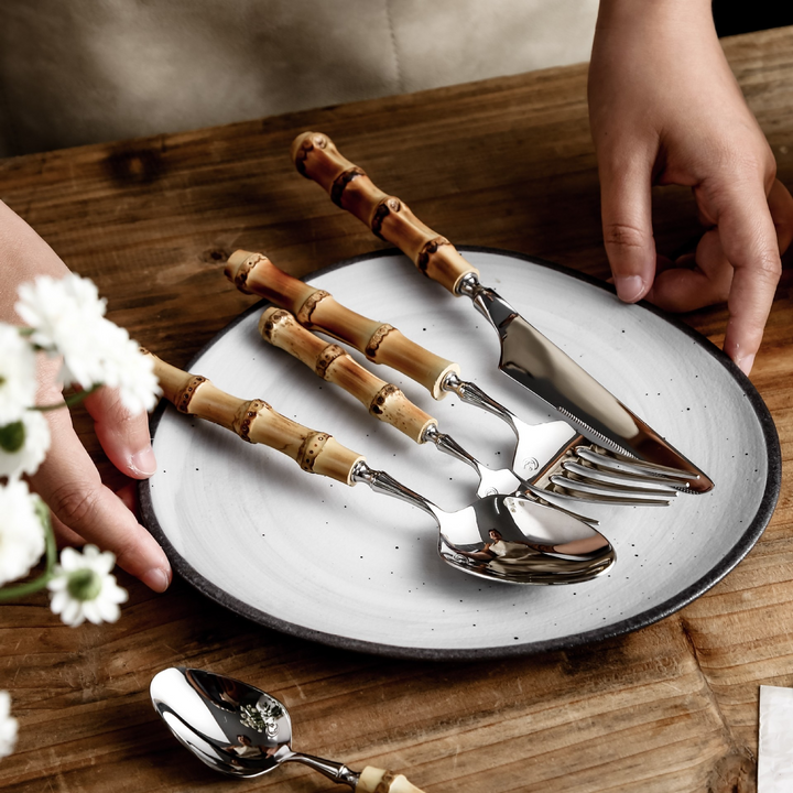BambooElegance – Luxury Cutlery Set with Bamboo Accents | Stornfield