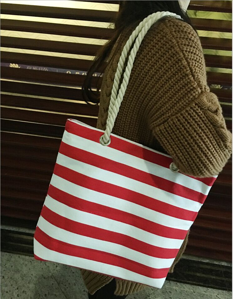 Durable beach bag with sturdy rope handles Stornfield