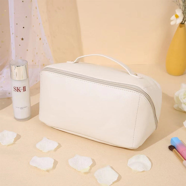 Portable leather travel cosmetic bag | Stornfield